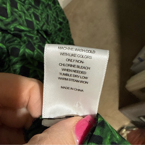 A lives A green dress Elegant Green Maxi Dress with Ruffle Accents - Picture 7 of 11